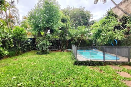 Sajonia: Casa con piscina y espacios funcionales