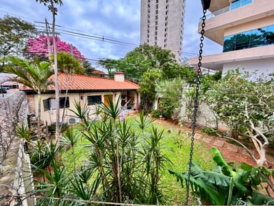 AMPLIA CASA EN ALQUILER, IDEAL P/.OFICINA. S/  AV. MCAL LÓPEZ – ZONA VILLA MORRA