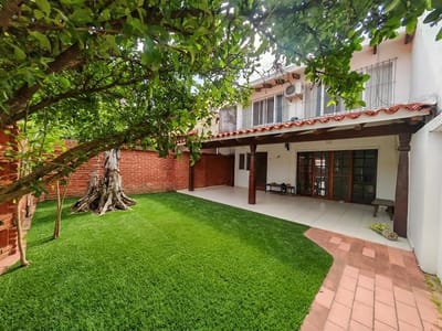 CASA EN ANTICRETICO EN BARRIO URBARI
