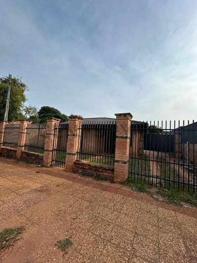 VENDO CASA EN SAN LORENZO 
