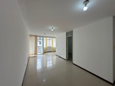 DEPARTAMENTO EN ALQUILER - 2DO PISO - URB. MIRAFLORES - PIURA