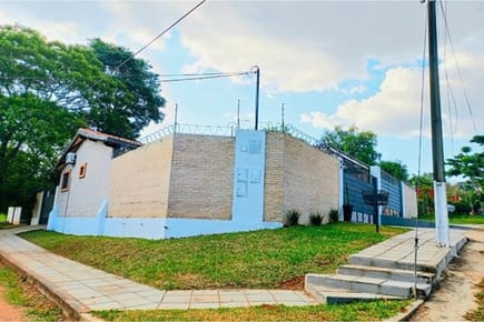 VENDO CASA EN ESQUINA