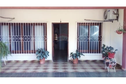 SE VENDE VIVIENDA EN GENIAL UBICACIÓN