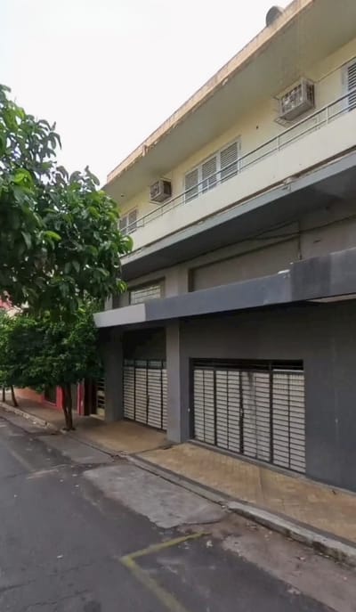 ALQUILO SALON COMERCIAL CENTRO DE ASUNCION S/ALBERDI