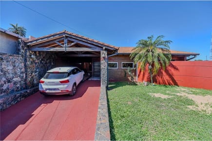 VENDO IMPECABLE RESIDENCIA CON PISCINA!!