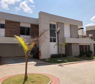 ALQUILO CASA 4 DORMITORIOS EN SUITE, VESTIDOR, BARRIO CERRADO Z/TRINIDAD