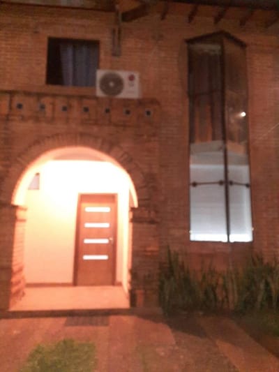 EN VENTA DUPLEX EN SAN LORENZO ZONA MORAVIA Y PINEDO SHOPPING