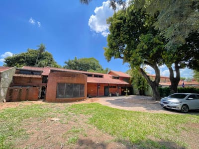 ALQUILO AMPLIA CASA ZONA CLUB CENTERNARIO DE ASUNCION