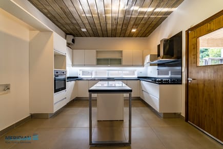 Triplex en Barrio Herrera!