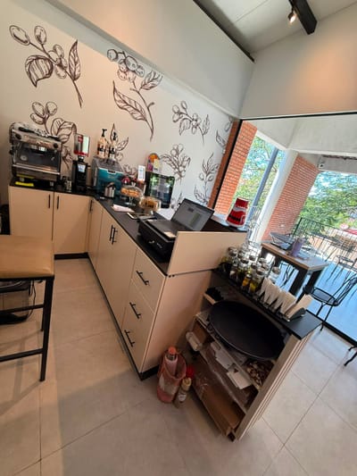 Alquilo Cafeteria en Villa Aurelia 