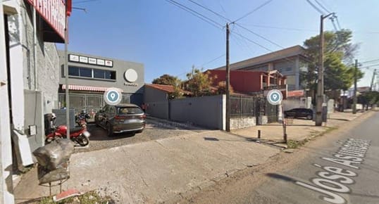 Local Comercial en Venta sobre Av. José Asunción Flores, Barrio Mburicao