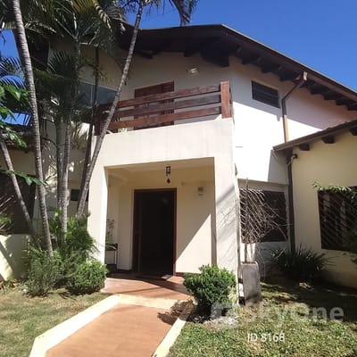 VENDO CASA SEMI AMOBLADA FDO DE LA MORA ..LAGUNA GRANDE