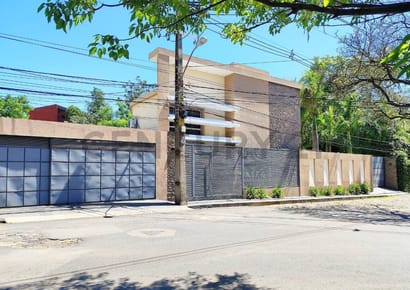 EN VENTA RESIDENCIA EN BARRIO MBURICAO