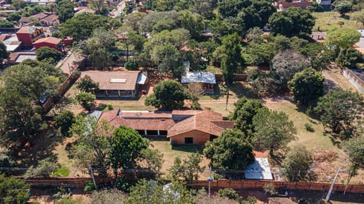 vendo importante terreno en lombaré