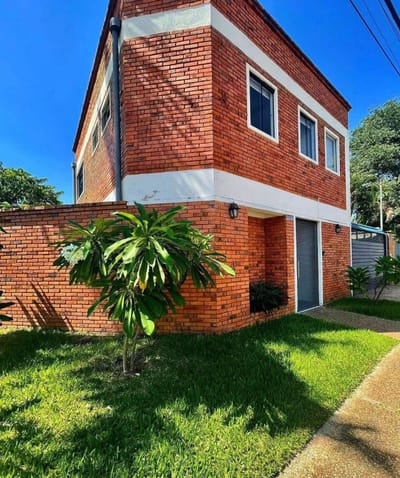 VENDO- DUPLEX EN ESQUINA 