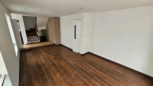  CASA DE LUJO EN SAN ISIDRO | 4 NIVELES + ASCENSOR PRIVADO