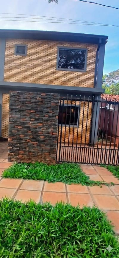VENDO DUPLEX EN MORA CUE LUQUE