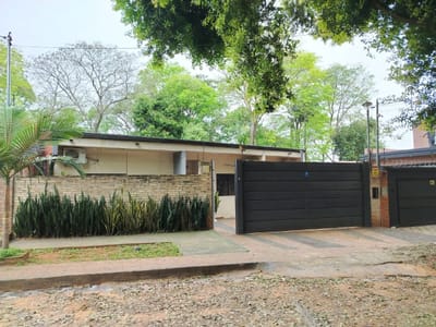 VENDO CASA CON LOSA PREPARADA PARA PLANTA ALTA – VILLA ELISA