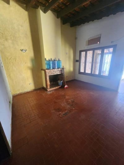VENDO CASA PARA REFACCIONAR O DEMOLER EN EL CENTRO DE ASUNCION