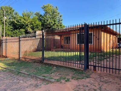 EN VENTA AMPLIO TERRENO CON CASA EN Costa Salinares – Capiatá