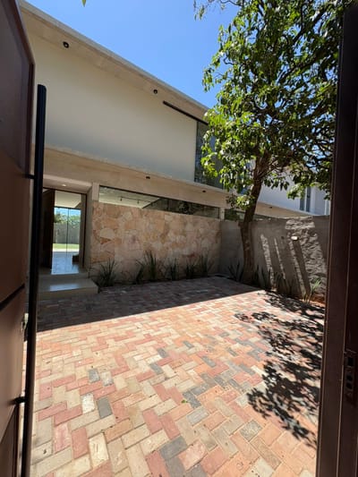 DUPLEX EN VENTA. A 3 cuadras de Cnel. Ramos Alfaro