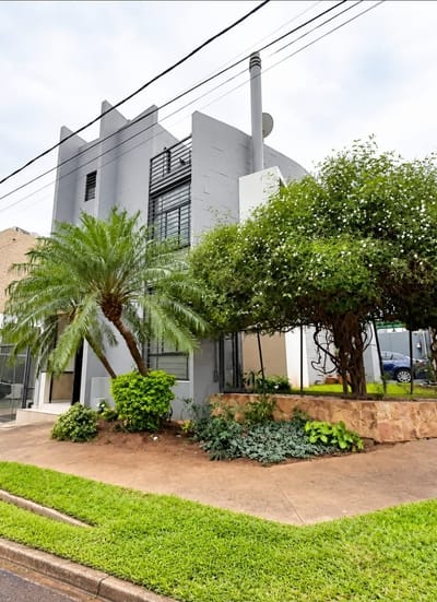 EN VENTA CASA EN BARRIO LAS LOMAS