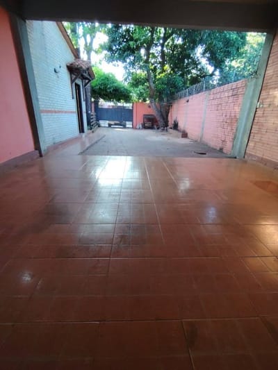 VENDO CASA EN LUQUE 