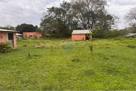 EN VENTA–AMPLIA PROPIEDAD EN BENJAMÍN ACEVAL