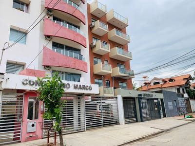 IMPERDIBLE DEPARTAMENTO UBICADO EN ZONA NORTE 2do. Y 3er. Anillo. 