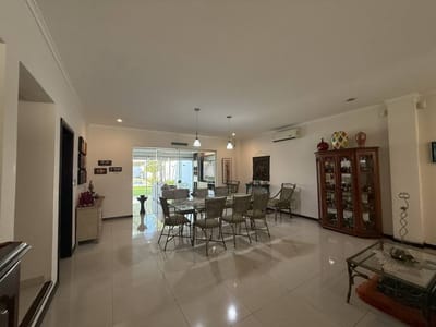 Residencia en venta en el Barrio Mburucuyá