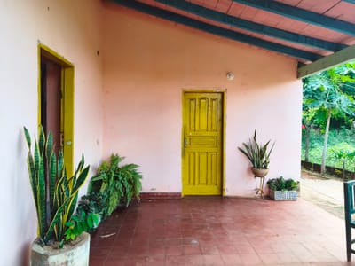 Casa En Venta 3 Ambientes Amplio Patio Cerca De Ruta 2 Km 18
