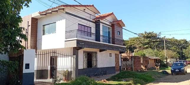 Casa de 4 dormitorios en venta avenida Alemana 8vo anillo