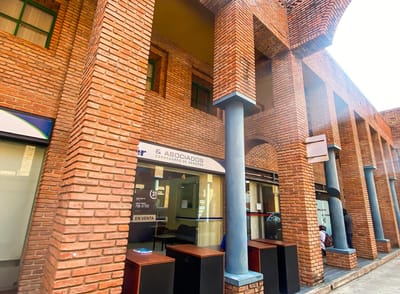 Oficina en Venta - Frente al hospital de Niños - Galeria Los Arcos