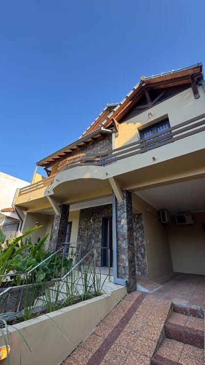 VENDO CASA EN MARISCAL ESTIGARRIBIA ASUNCION 