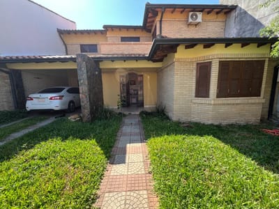Vendo hermosa casa en Barrio Herrera