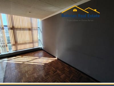 CONSULTORIO EN VENTA SOBRE CALLE 21 DE CALACOTO