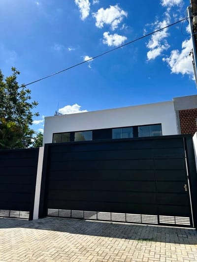 VENDO AMPLIO DUPLEX EN LUQUE ZONA CONMEBOL