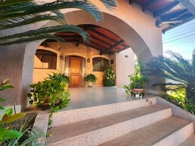 En Venta Residencia de 3 dormitorios en la  mejor zona de Luque