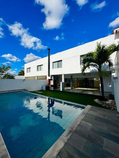 Casa de 4 Dormitorios en Suite en Condominio Zona Norte 