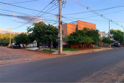 VENDO DUPLEX A ESTRENAR EN LUQUE BO. LAURELTY