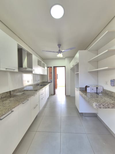  ALQUILO PRECIOSA CASA PAREADA (DÚPLEX) CON PISCINA – ZONA CONMEBOL