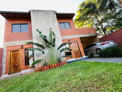 EN VENTA HERMOSA CASA EN LAMBARE