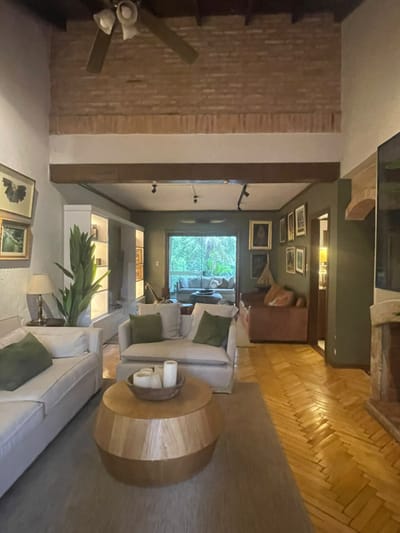Alquilo hermosa casa en el barrio Mburucuya