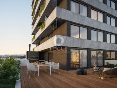 Venta Apartamento 2 Dormitorios, 2 Baños y Gran Terraza al Frente en Pocitos