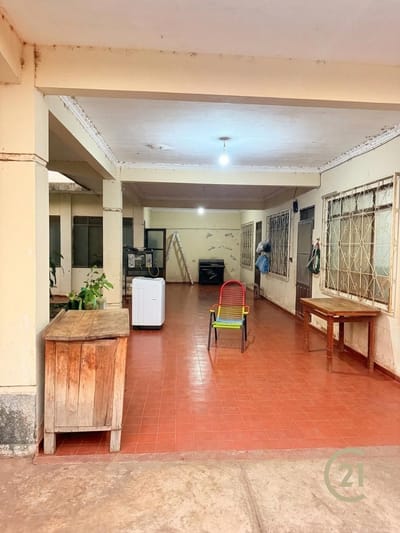  Casa a precio de Terreno en ESQUINA T/c 7