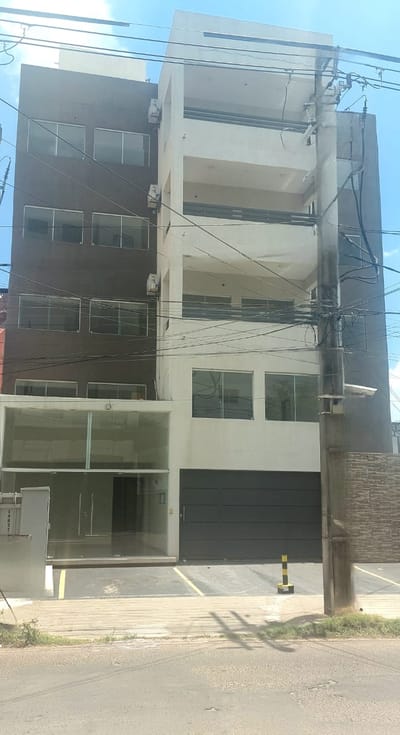 VENDO IMPONENTE EDIFICIO EN EL EJE CORPORATIVO‼