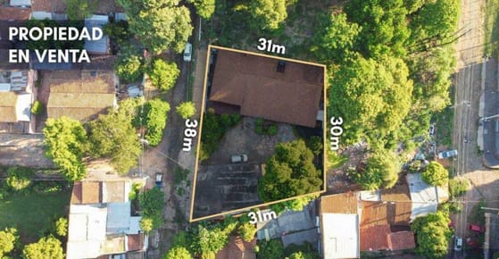 AMPLIA PROPIEDAD DE 1.098 m2 EN PLENO CENTRO DE LAMBARÉ