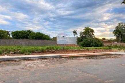 TERRENO DE 510 M2 EN ASUNCIÓN - ZONA UCA