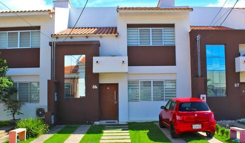 CASA EN ALQUILER - ZONA NORTE Y 8VO ANILLO - CONDOMINIO CITTADELLA