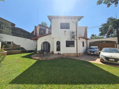 Casa en Venta en Valle Yvaté – 3 Dormitorios, Quincho y Amplio Patio